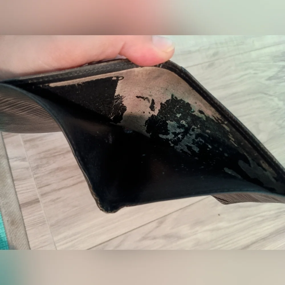 Louis Vuitton Bifold Wallet Black Epi